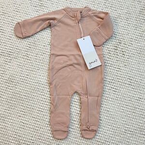 NWT Goumi Kids Rose Baby Footie SZ NB Newborn Pink Bamboo Zippy Sleeper